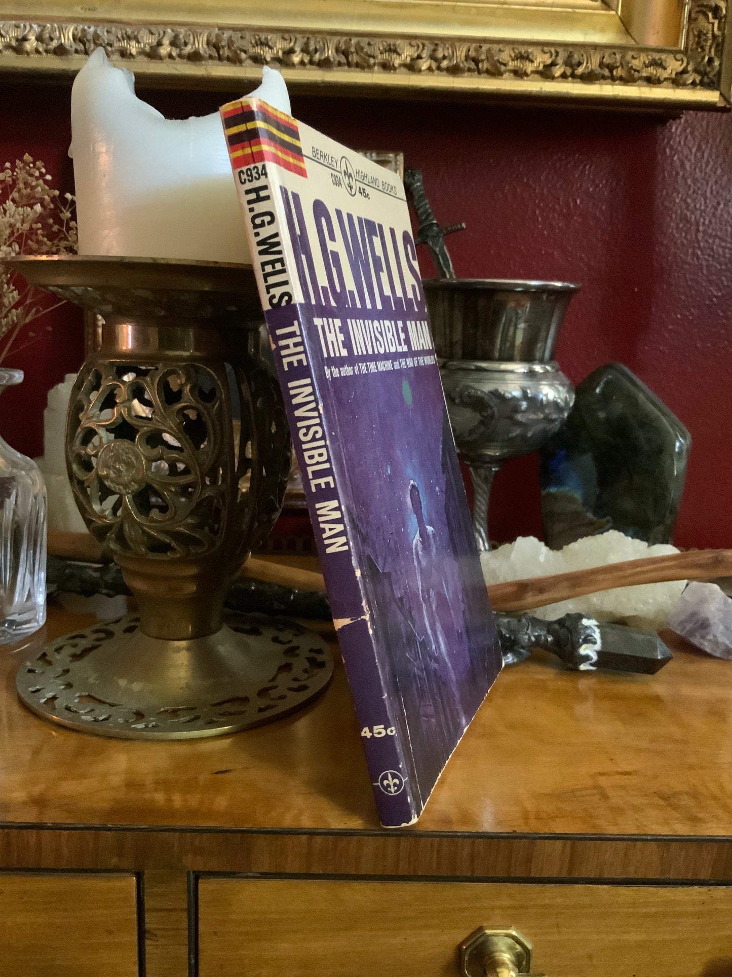 The Invisible Man by H.G. Wells - 1964 Berkley Highland Paperback Edition