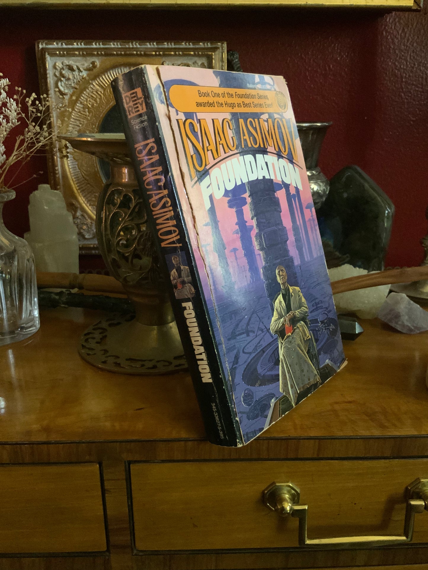 Foundation by Isaac Asimov - Paperback