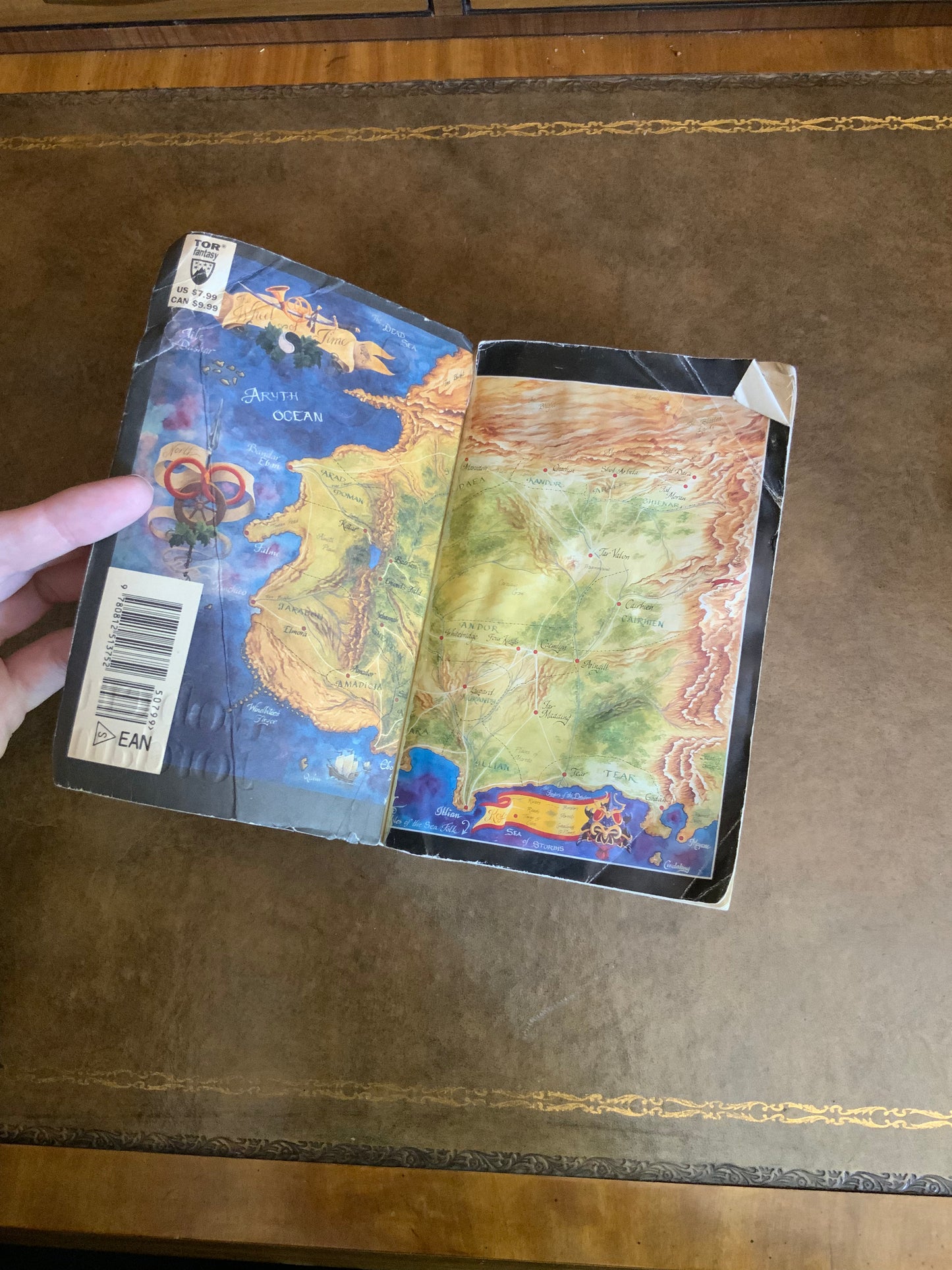 Lord of Chaos by Robert Jordan - Book Six of the Wheel of Time - Paperback