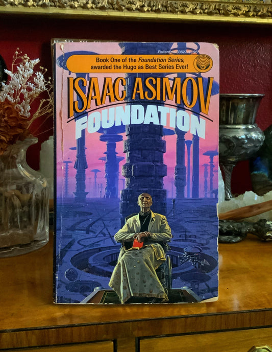 Foundation by Isaac Asimov - Paperback
