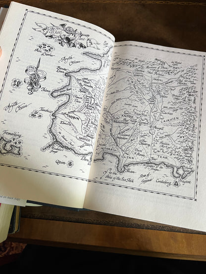 The Great Hunt by Robert Jordan - Book Two of "The Wheel of Time"