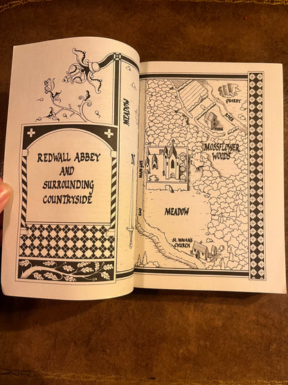 Redwall by Brian Jacques - Paperback